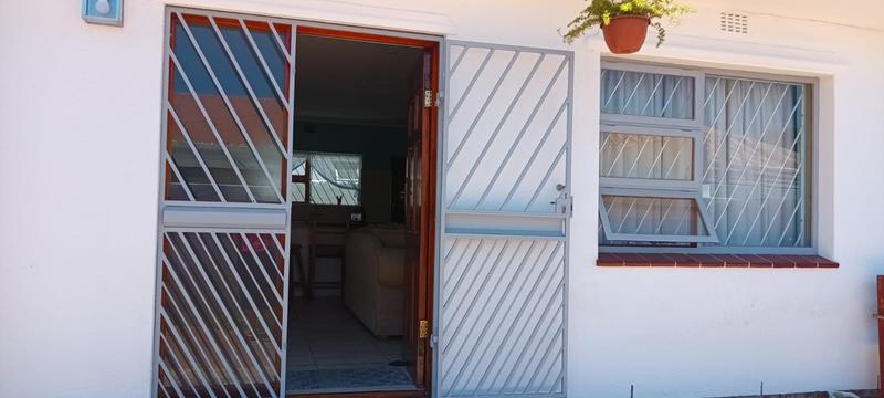 4 Bedroom Property for Sale in Heathfield Western Cape